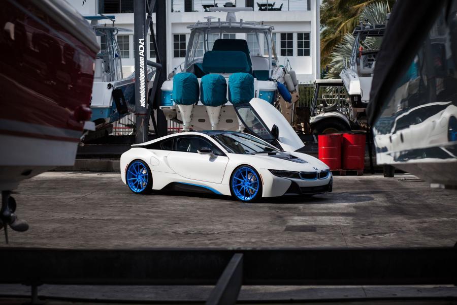  BMW i8 on ADV.1 Wheels (ADV10RMV2SL) 2015 года  (фото 2 из 18)